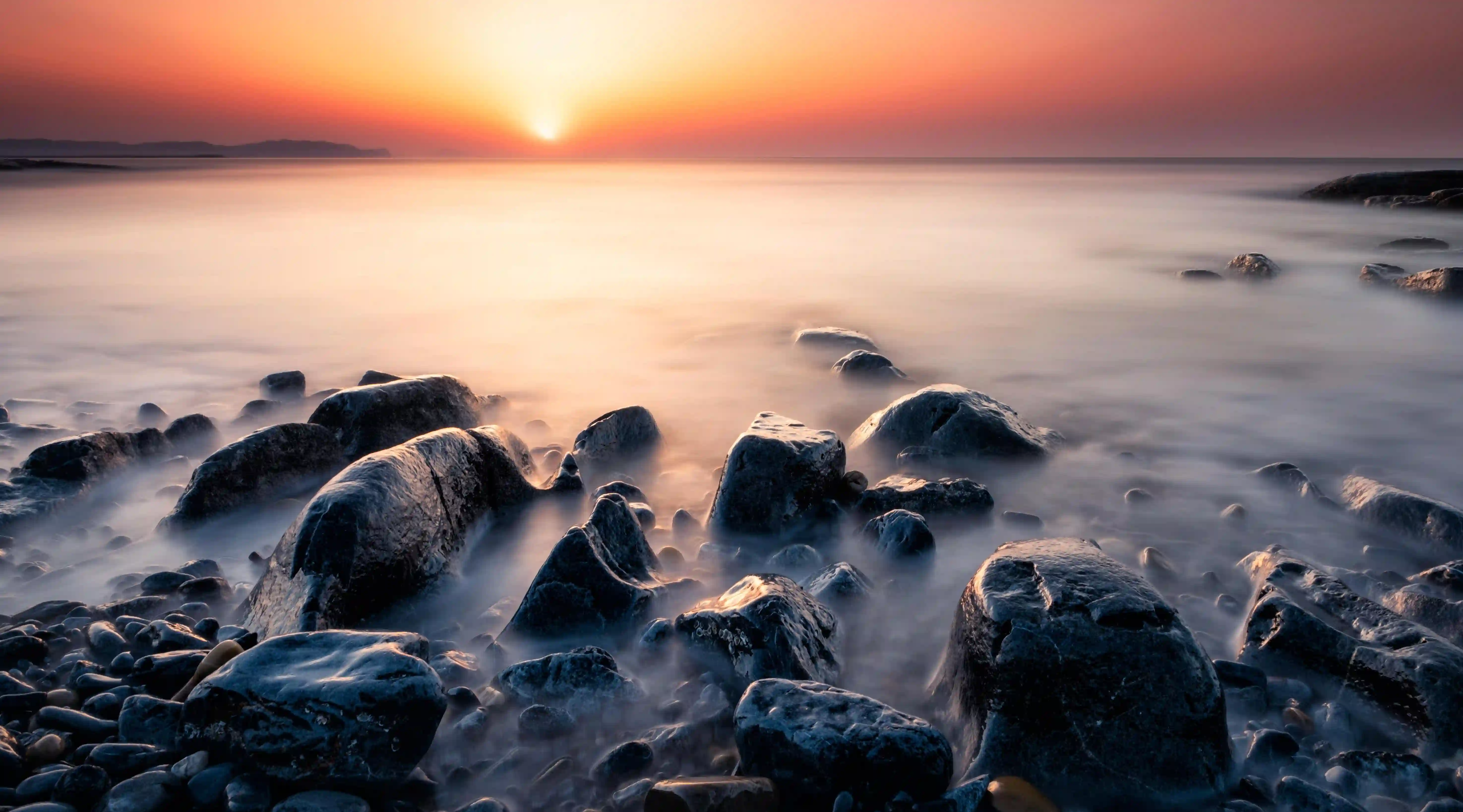 女朋友肚子疼時該怎麼回應？五種策略讓你成為她的貼心暖男