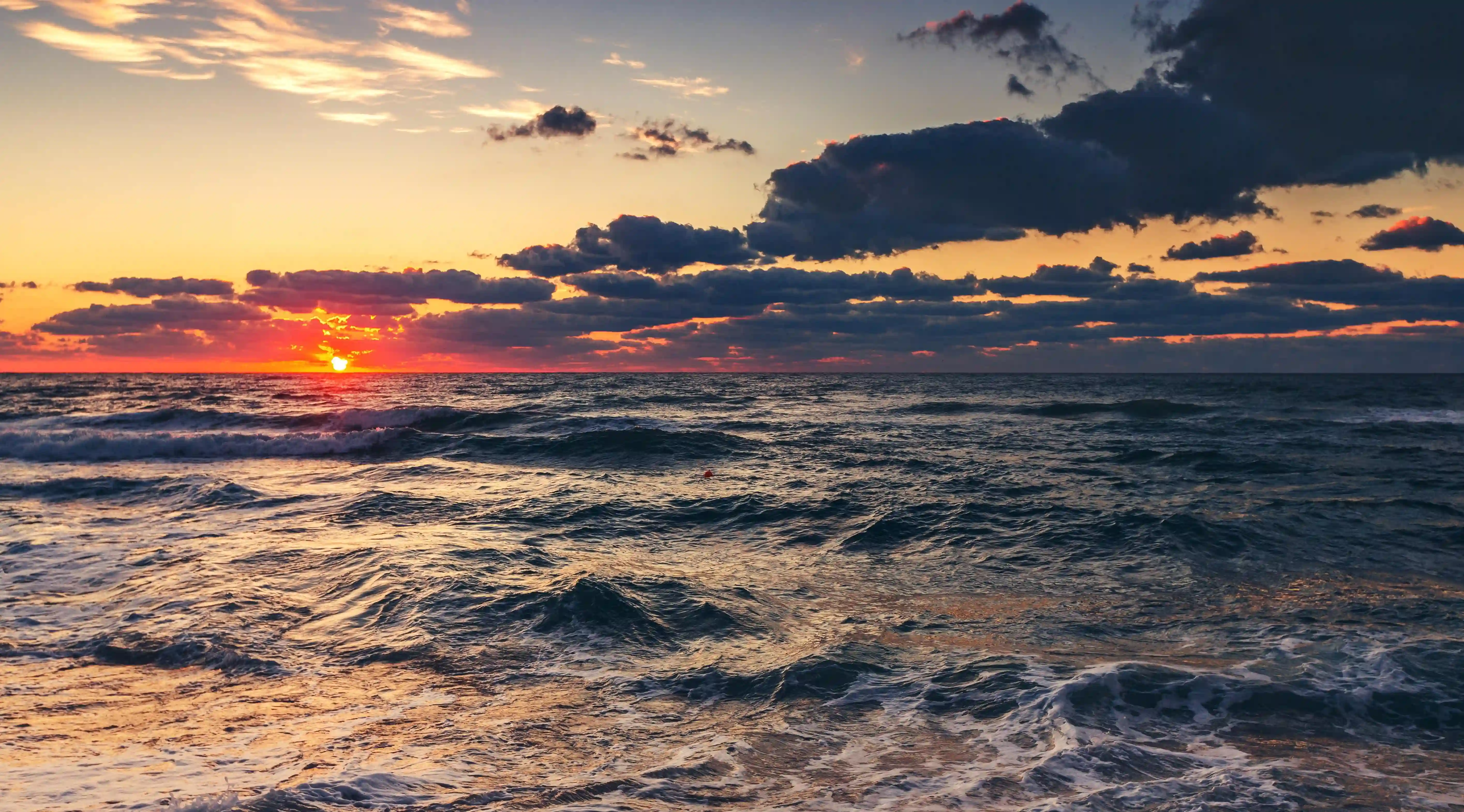 當愛情遭遇背叛：如何應對男朋友出軌的五個關鍵策略