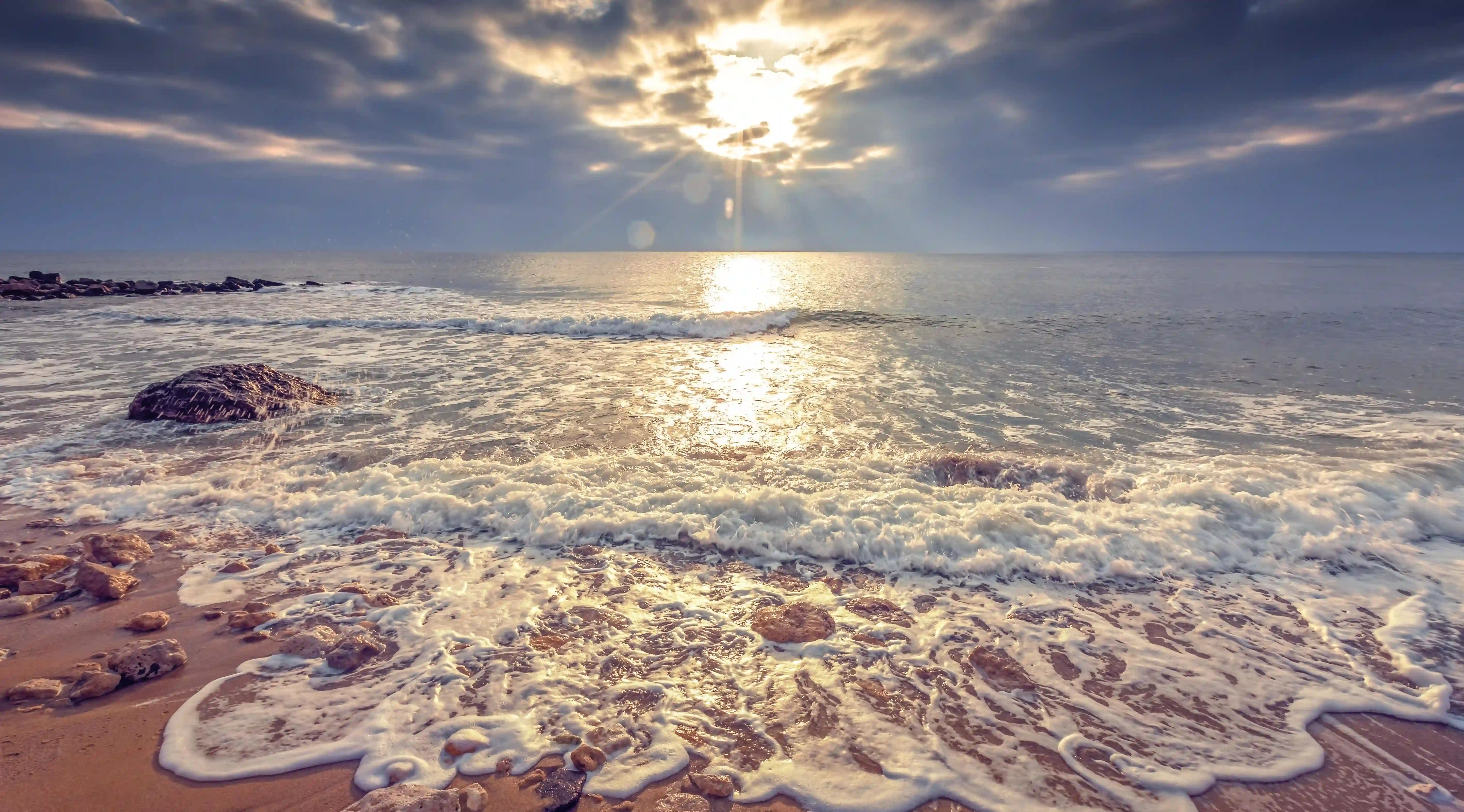 暗戀的心聲：24句讓你心痛的愛情語錄