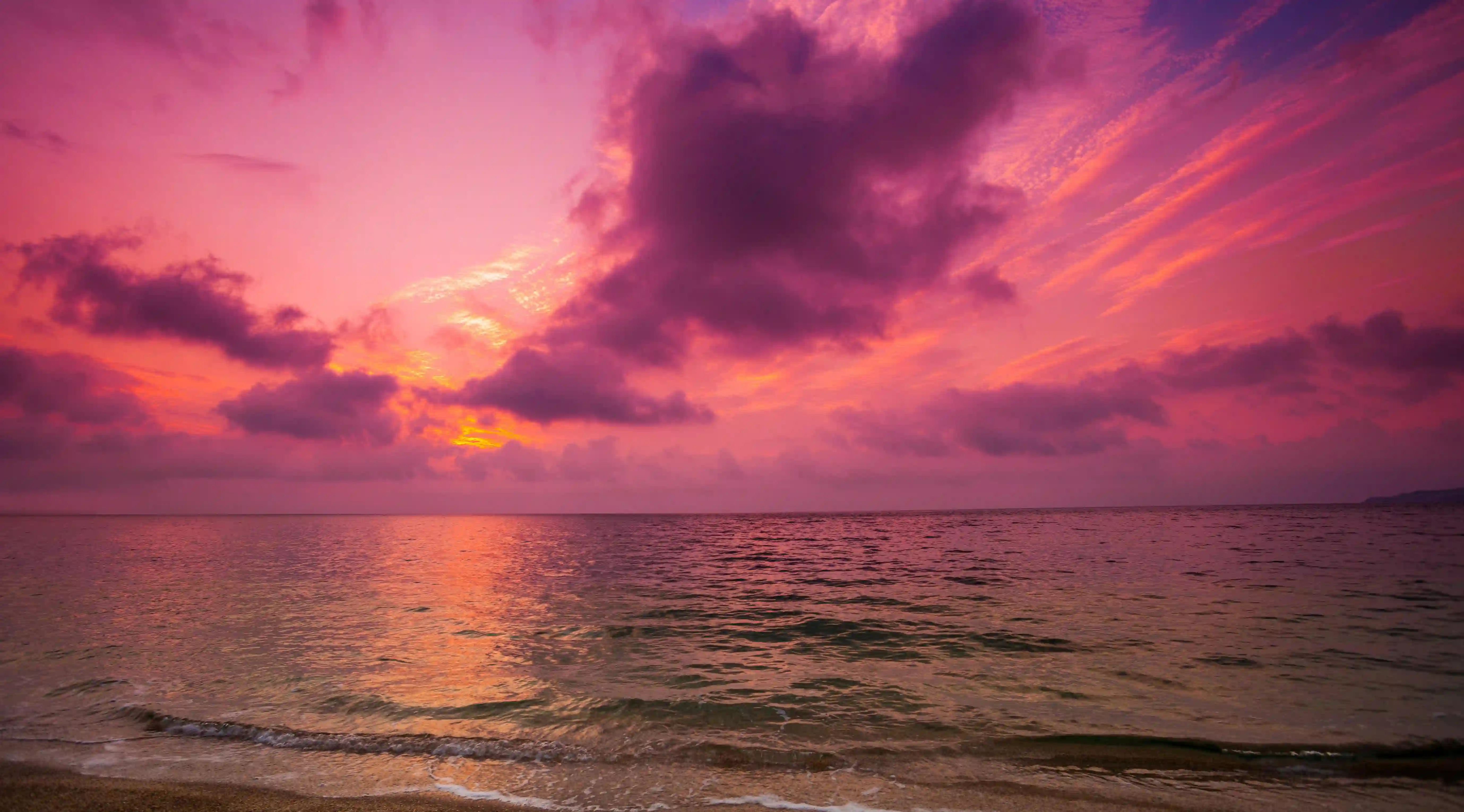 如何吸引性格開朗的女生？揭秘五大戀愛技巧，讓你心動不已！
