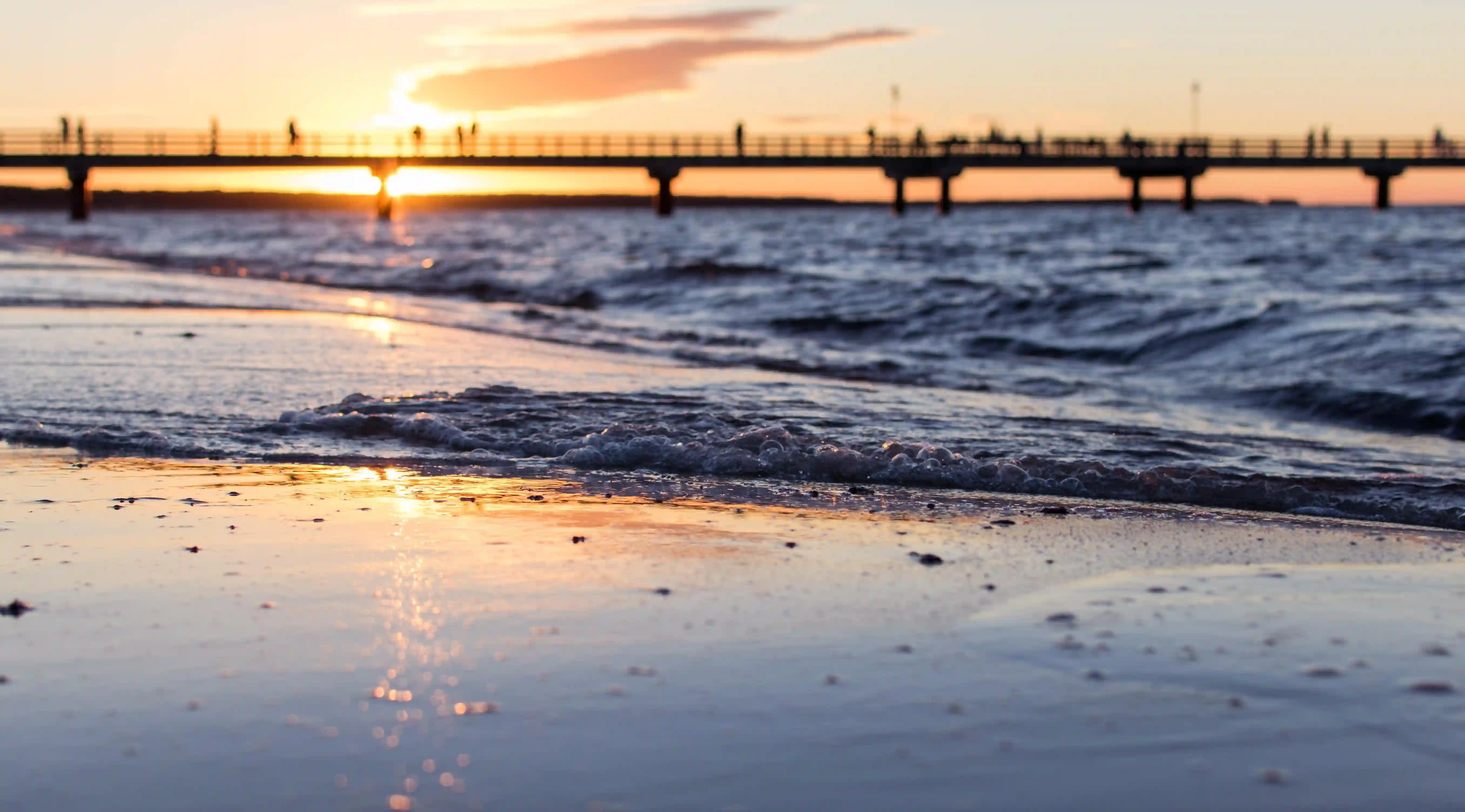 曖昧期的牽手與擁抱：如何讓心動瞬間升溫的五個關鍵技巧